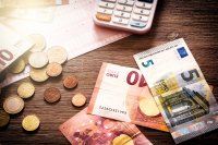 AdobeStock_158866271_euro.jpeg