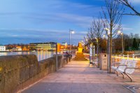 AdobeStock_52856362_footpath_shannon.jpeg