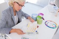 Dollarphotoclub_52360968_woman_colors.jpg