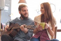 Dollarphotoclub_73417721_couple_guitar.jpg