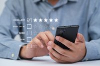 as1097526573-giving-feedback-on-smartphone.jpeg