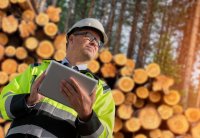 as173672023_forestry_with_tablet.jpeg