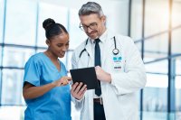 as539139288_doctor_team_tablet.jpeg