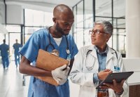 as572186975_doctors_team_chat.jpeg