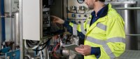 as647125407_engineer_inspect_machine.jpeg