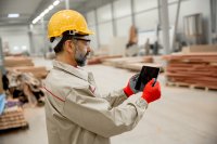 env-nf-engineer-in-the-factory-2025-02-22-04-38-47-utc.jpg